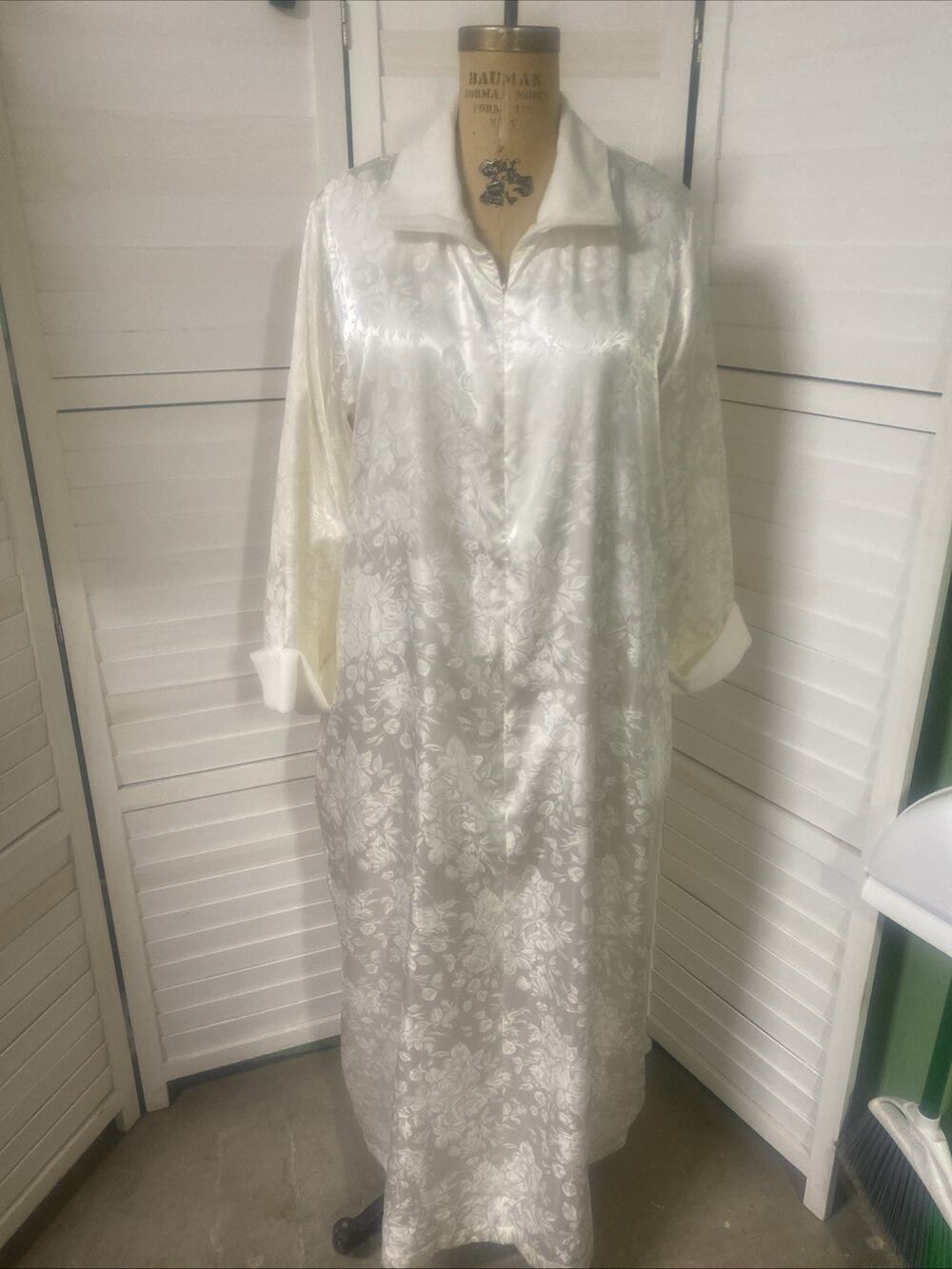 Miss Elaine Winter White Jacquard & Terry Lined Long Maxi Robe 1/2 Zipper Front